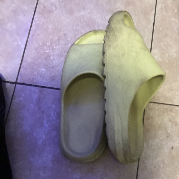 Beat up yezzy slides cheap offer free shipping - Picture 7 of 7